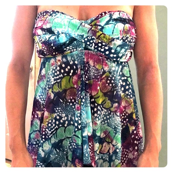Adorable strapless flowing tankini