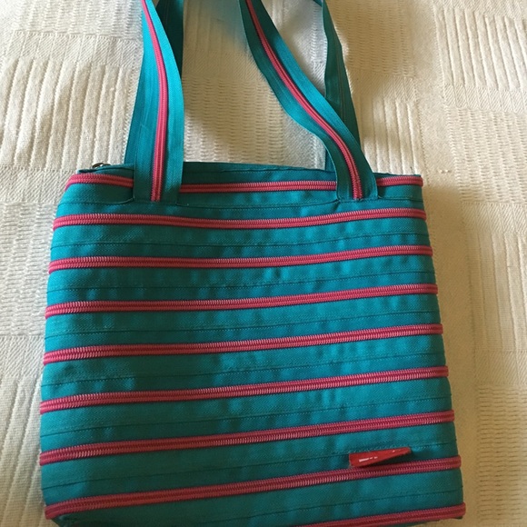 I'm selling a super cool bag is very unique!! - Picture 1 of 4