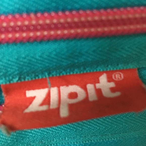 I'm selling a super cool bag is very unique!! - Picture 2 of 4