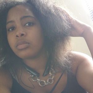 Meet your Posher, Selena