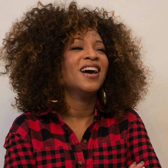 Meet your Posher, Cassandra