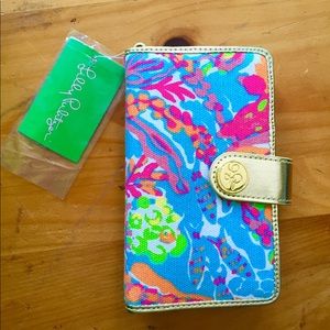 Lilly Pulitzer Main Squeeze Phone Wristlet