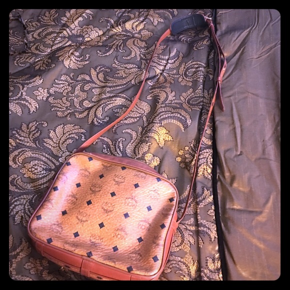 Extra pics vintage MCM Crossbody