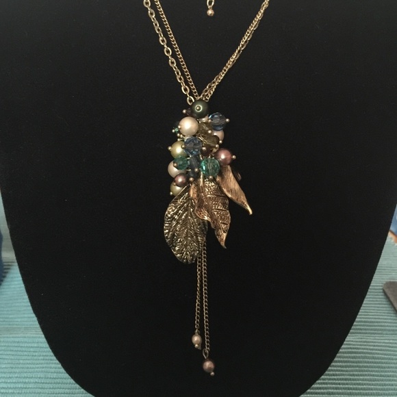 Necklace - Picture 2 of 3