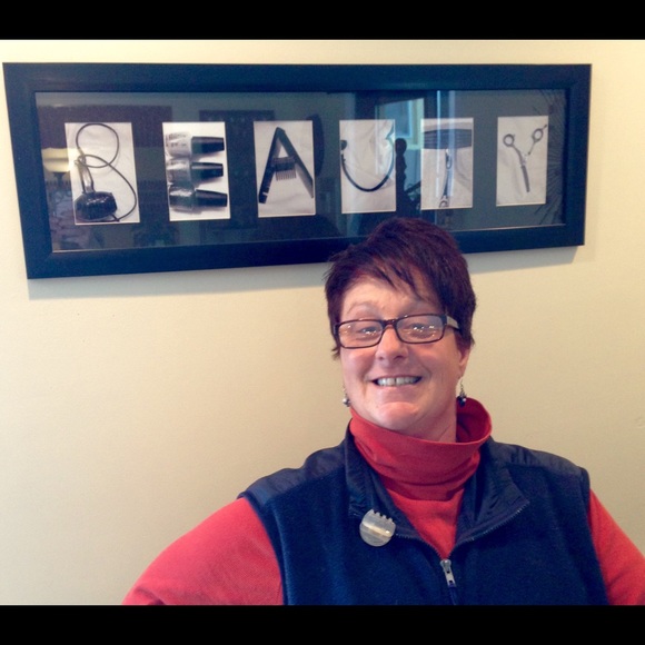 Meet your Posher, Vicki - Picture 1 of 1