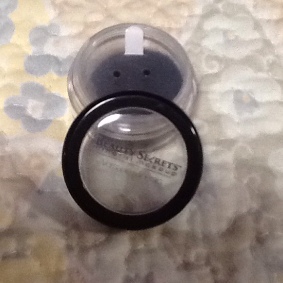 Black versatile mineral