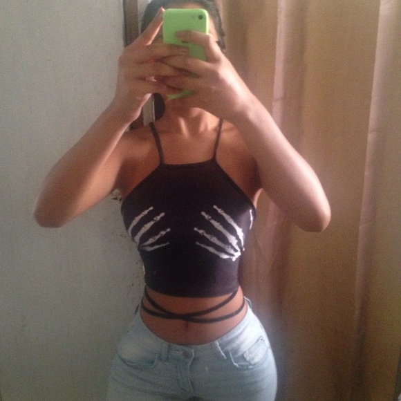 •LAST ONE• "Hand-Z" crop top - Picture 3 of 4