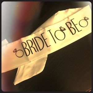 💍"Bride to Be" White Wedding Party Sash