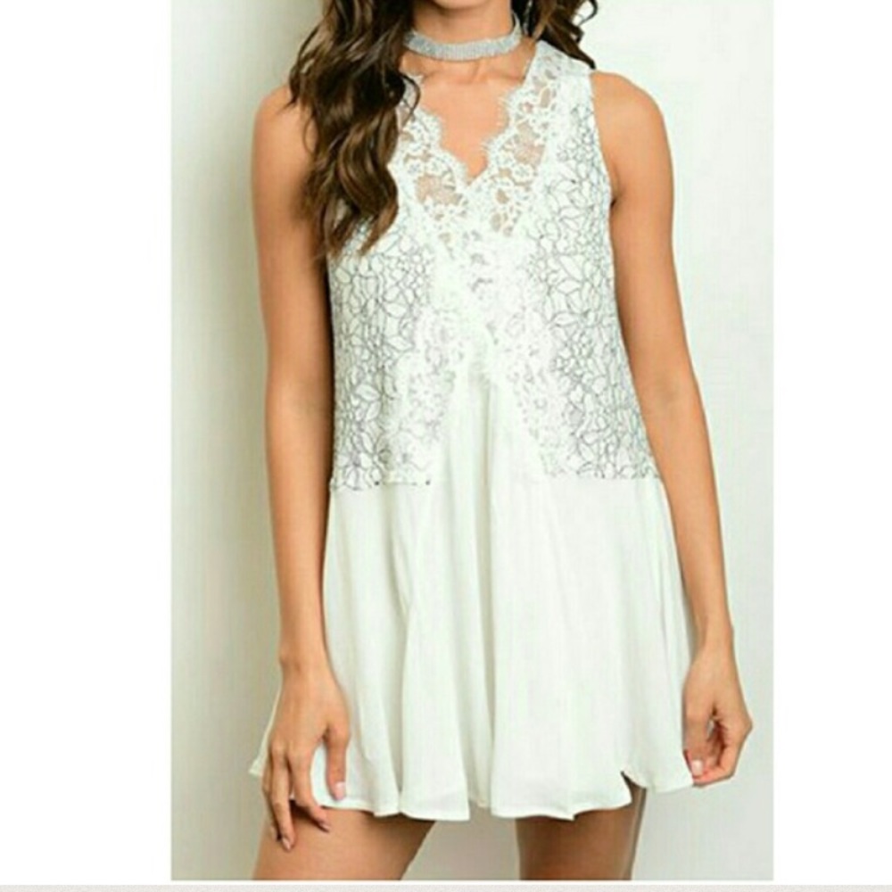 New white and black dress ❗️Closet Closing❗️