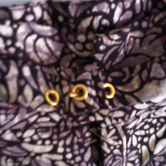 Anthropologie batik floral shorts with self belt 0 - Picture 4 of 4