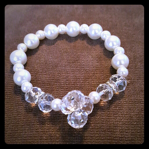 CUTE BRACELET!!