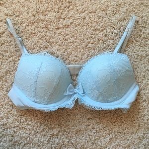 32 C lace hollister bra