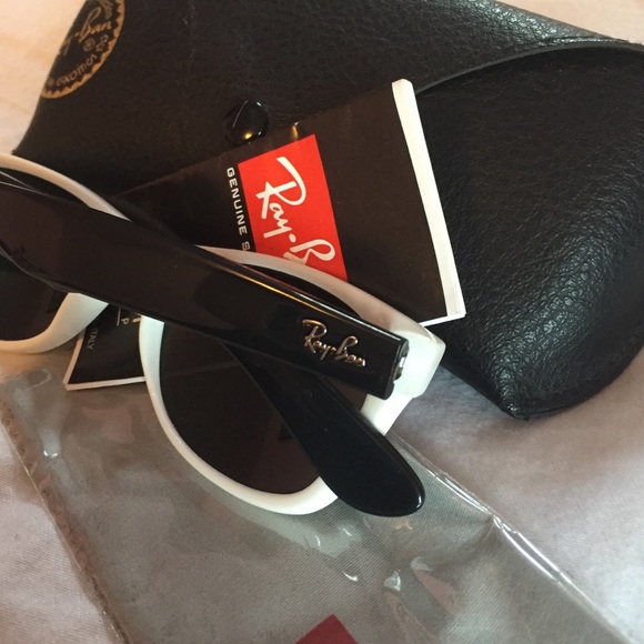 RayBan Wayfarer Sunglasses (make offers) - Picture 4 of 4