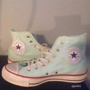 Converse never worn