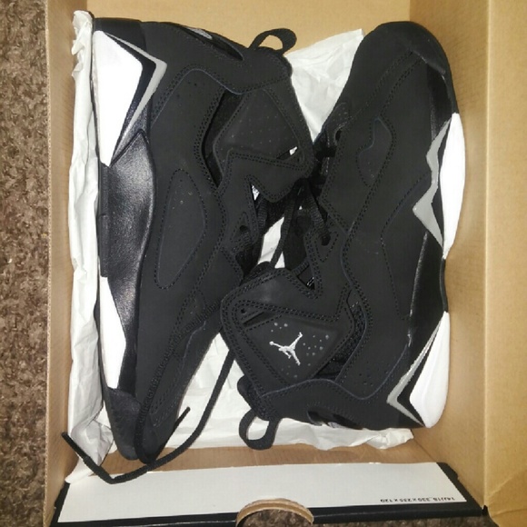 size 7 boys true flight Jordan's