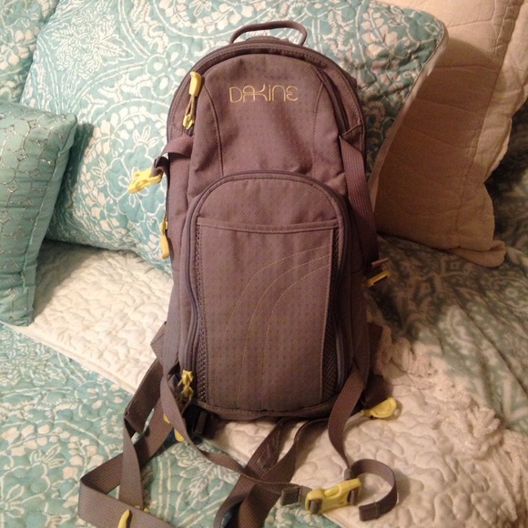 Dakine small camel pack with water bladder