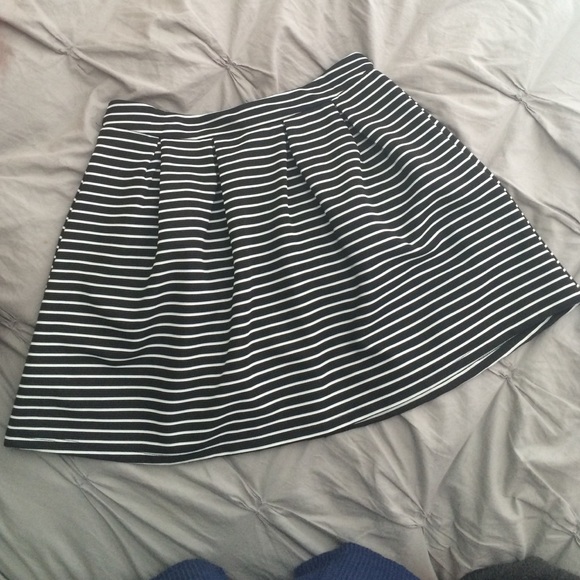 NWT Blue Rain black & white striped skirt