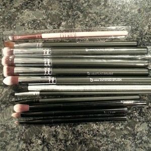 Makeup brush bundle