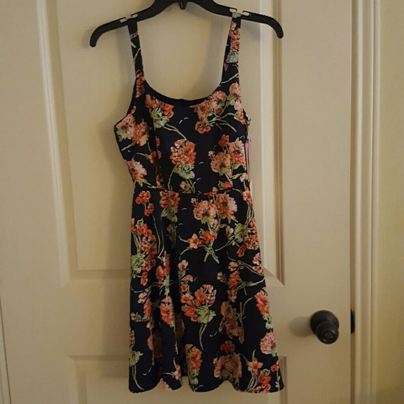 Floral print dress - Picture 1 of 2