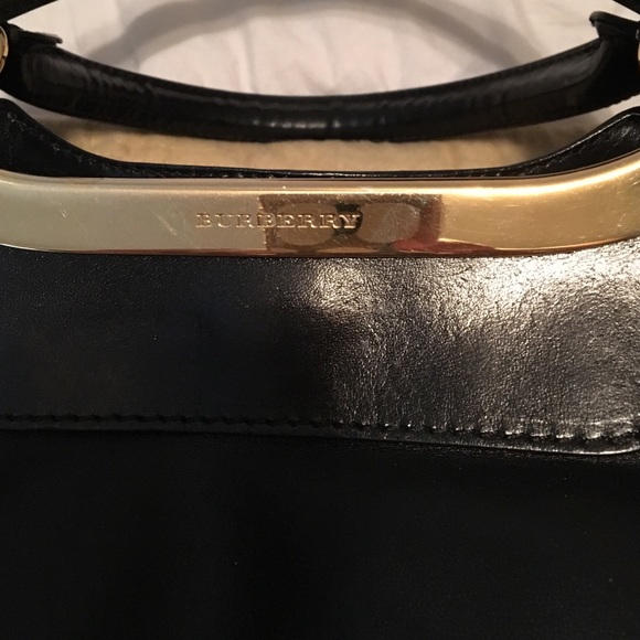 💞 Burberry Soft Leather Bag - Picture 2 of 4