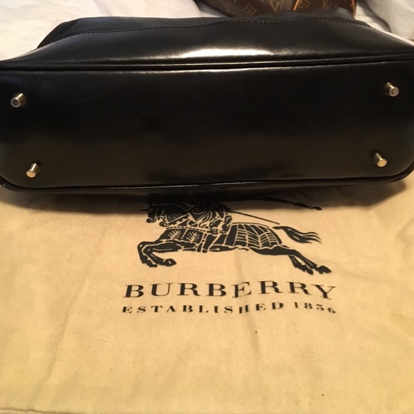💞 Burberry Soft Leather Bag - Picture 3 of 4