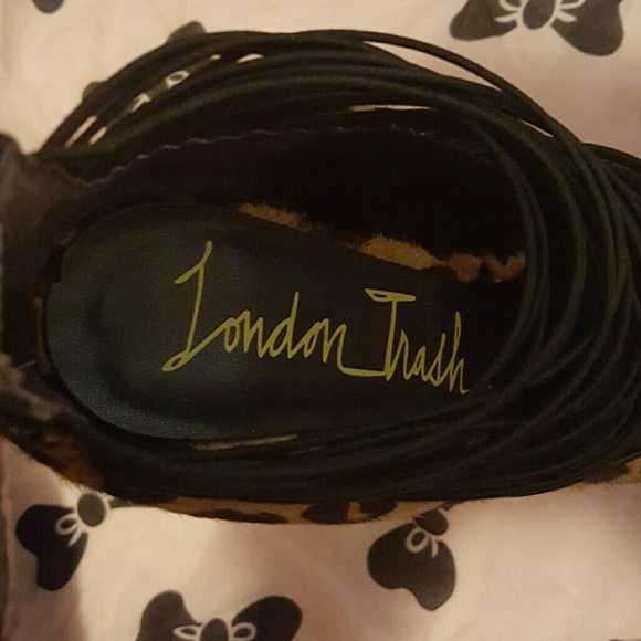 *SOLD ON MERC* London Trash leopard print heels - Picture 2 of 4