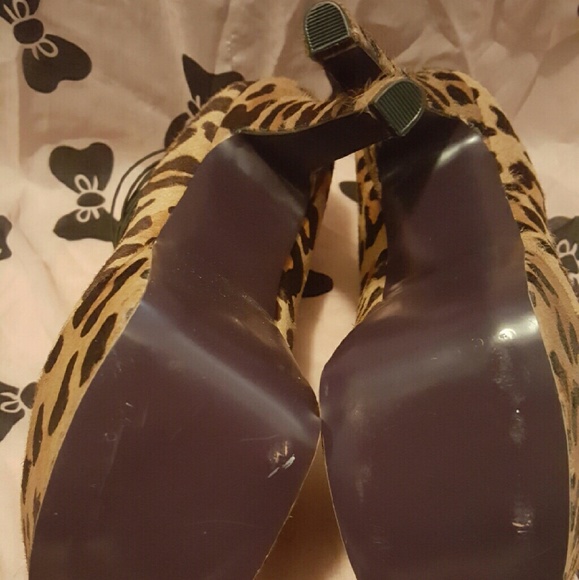 *SOLD ON MERC* London Trash leopard print heels - Picture 3 of 4