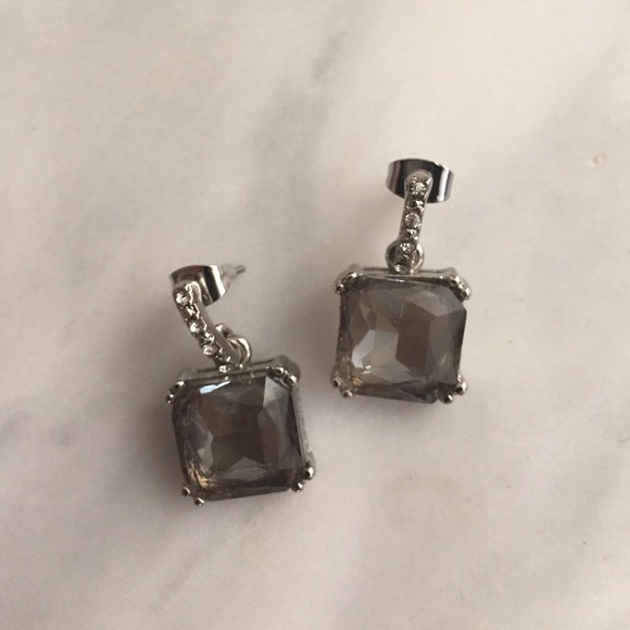 🎯SOLD🎯 Banana Republic smoke crystal earrings
