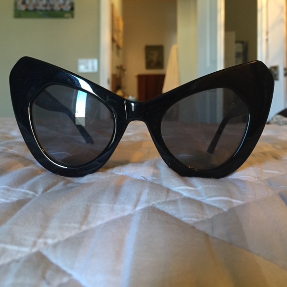 Black Unif Cat Eye Sunglasses