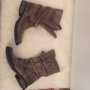 Steve Madden Grey Brewzzer Boots