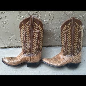 Men's cowboy boots size 8