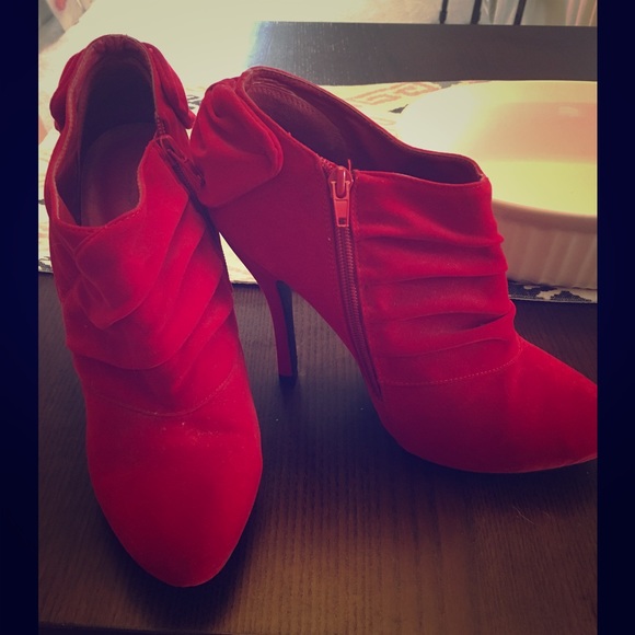 Shi by Journey Red Suede High Heels