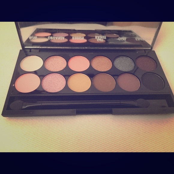 Sleek - iDivine "oh so special"