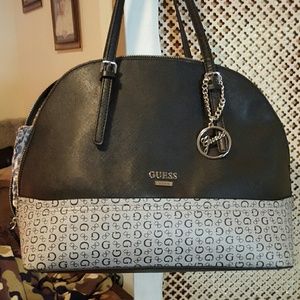 Guess  pocket book ,new