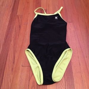 TYR onepiece