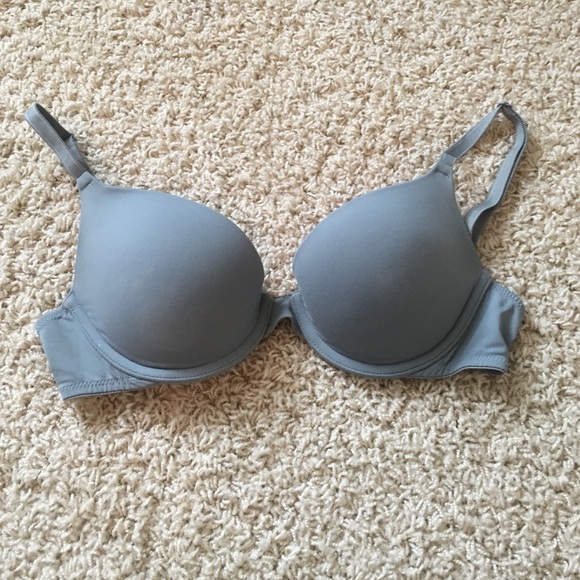 Good condition pink bra 32C