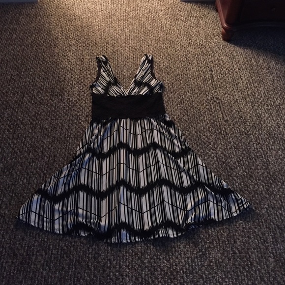Dress - Picture 1 of 1