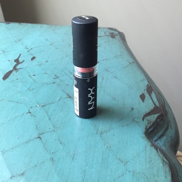 Nyx lipstick