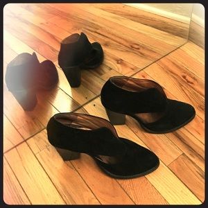 Jeffrey Cambell Black Velvet Ankle Booties