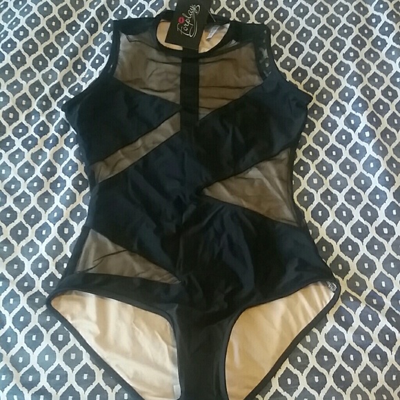 Mesh cutout one piece