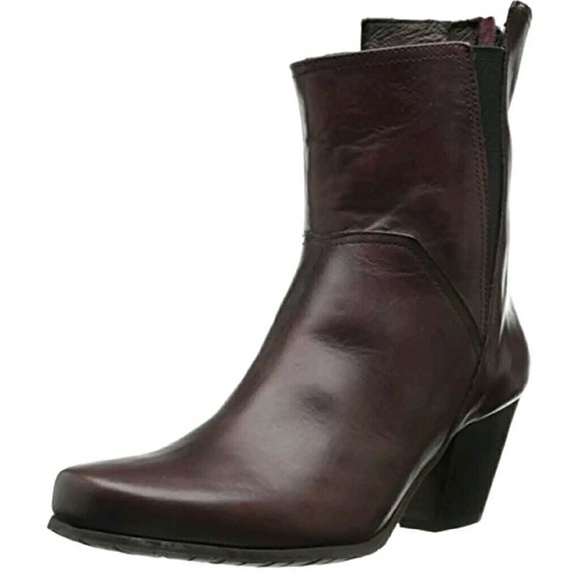 NEW FIDJI  Ankle Boots