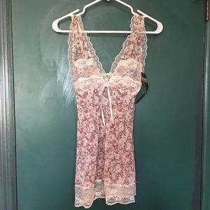 Marilyn Monroe pink camp pattern nightie