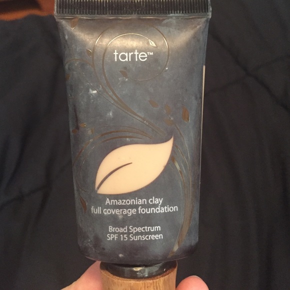 Tarte Amazonian Clay Foundation in Ivory