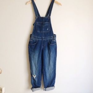 Levi dark wash overalls!