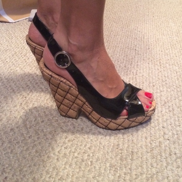 Nine West platforms quilted design - Picture 2 of 4