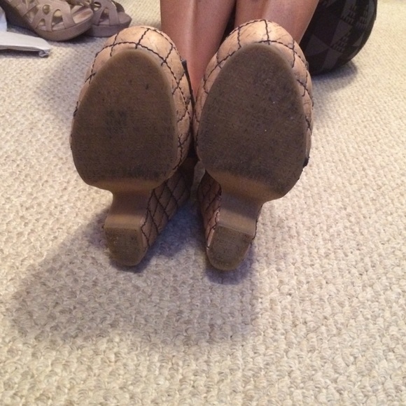 Nine West platforms quilted design - Picture 4 of 4