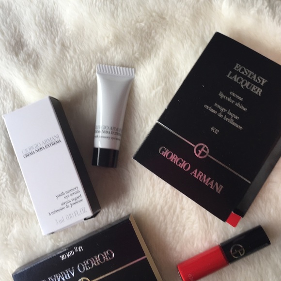 🎉HP 10/21🎉 Giorgio Armani make up skincare set - Picture 2 of 4