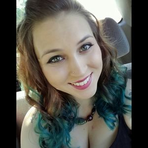 Meet your Posher, Brittney