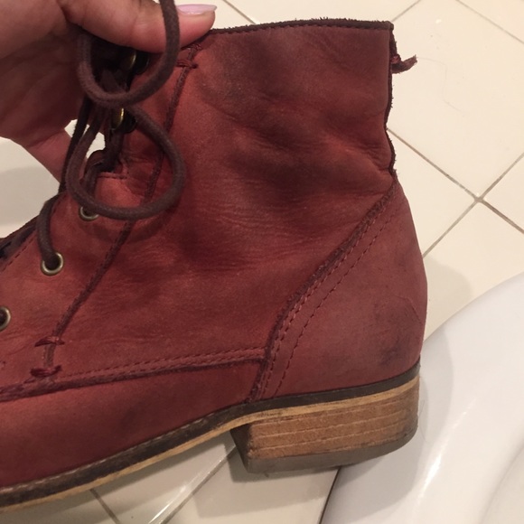Steve Madden Robbinn Burgundy - Picture 3 of 4