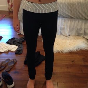 Black full length lulu lemon pants